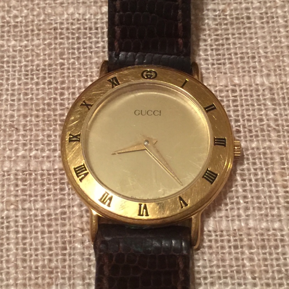 VINTAGE Gucci Watch - All Original w/ Box